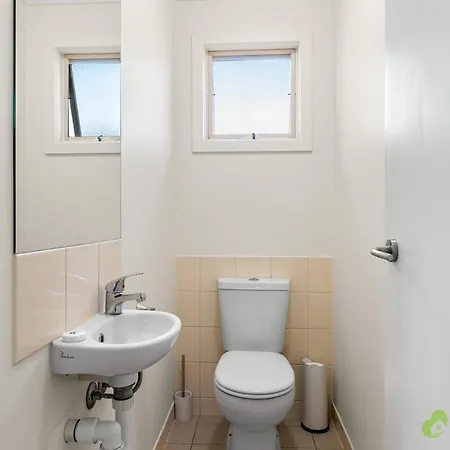 Rural 5 Star Villa'S With Resort Amenities Cowes Exterior photo