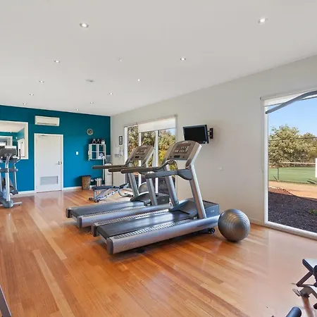 Rural 5 Star Villa'S With Resort Amenities Cowes Exterior photo