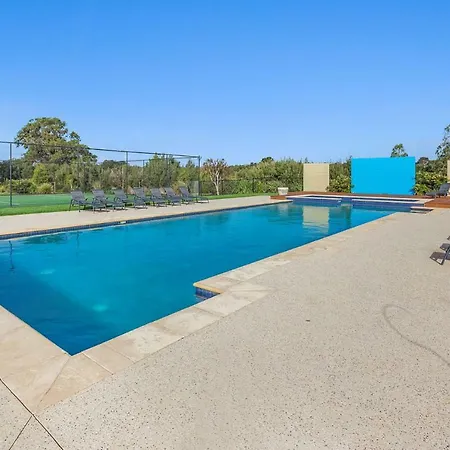 Rural 5 Star Villa'S With Resort Amenities Cowes Exterior photo