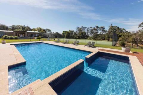 Rural 5 Star Villa's With Amenities Cowes