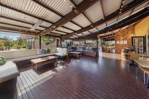 Rural 5 Star Villa's With Amenities *